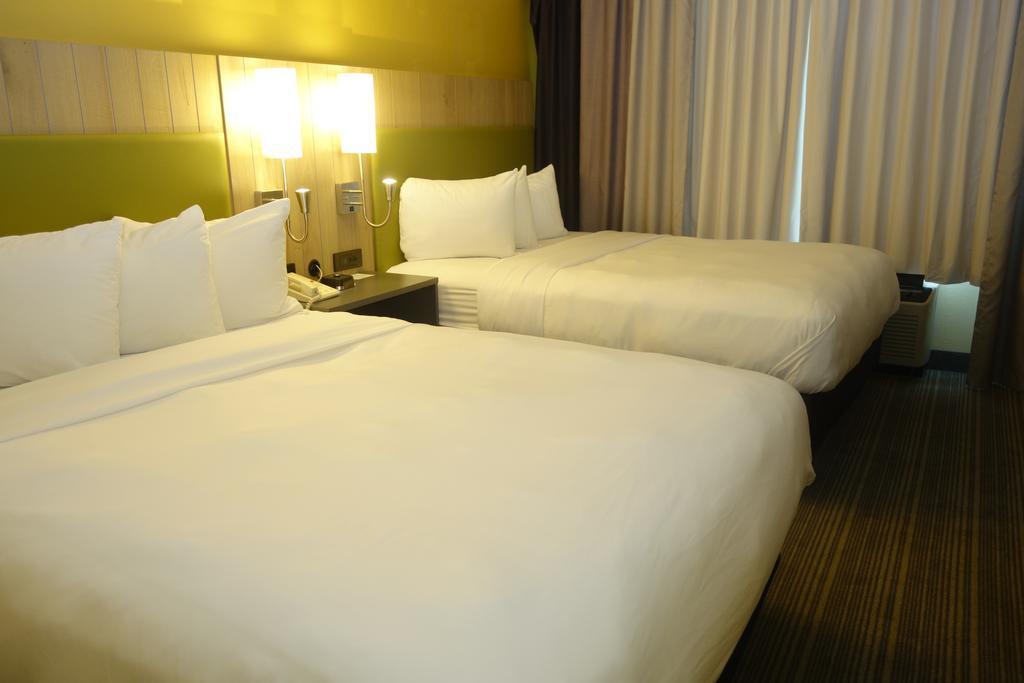 Country Inn & Suites By Radisson, Burlington Elon , Nc Экстерьер фото