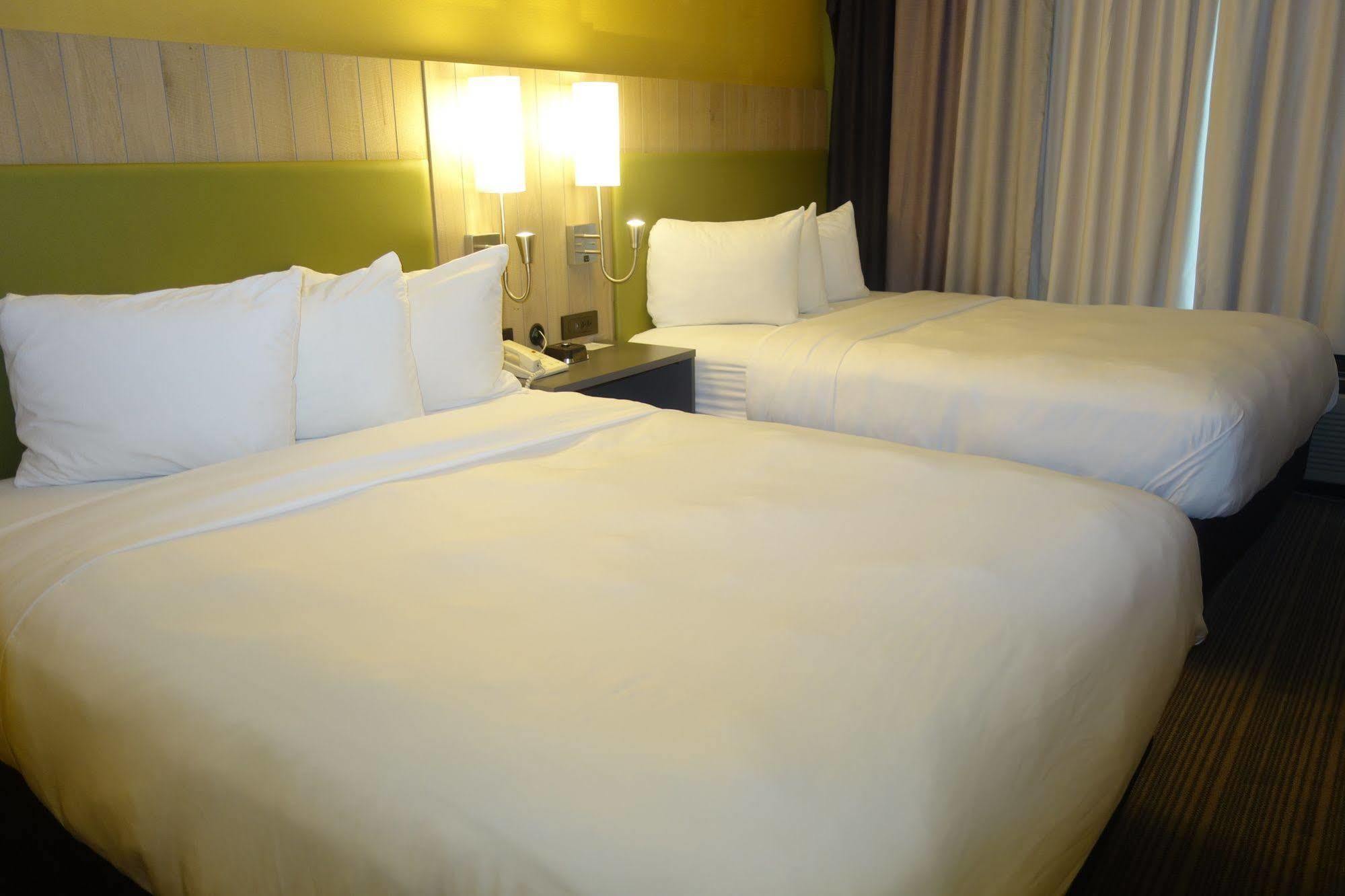 Country Inn & Suites By Radisson, Burlington Elon , Nc Экстерьер фото